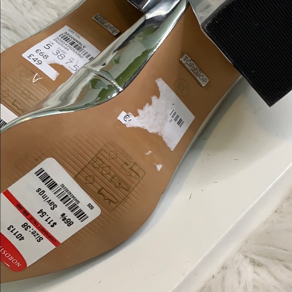 Metallic heels - Picture 8 of 8